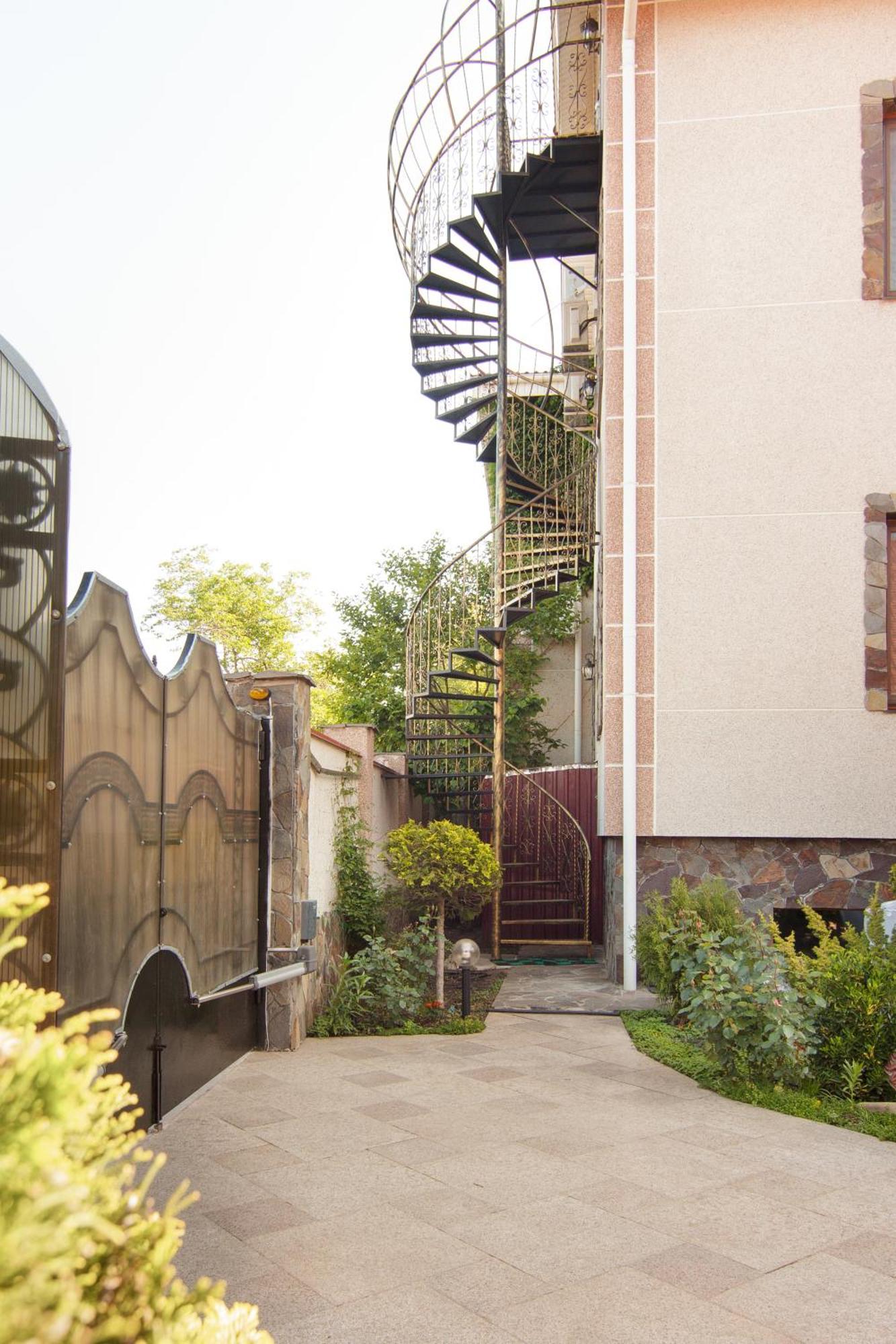אודסה Guest House Montreal מראה חיצוני תמונה