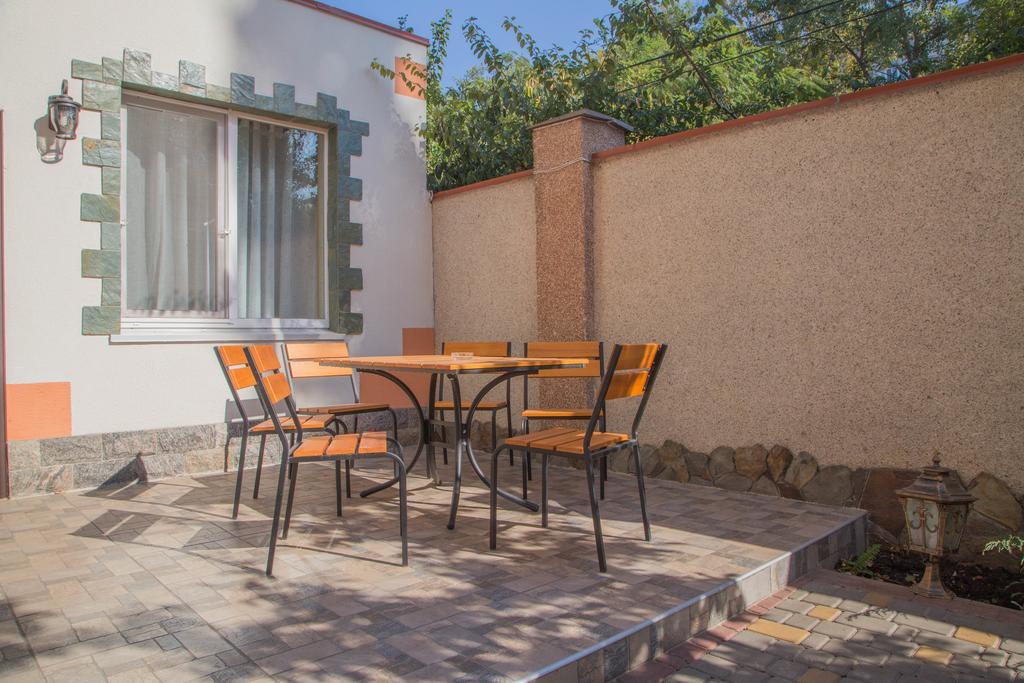 אודסה Guest House Montreal מראה חיצוני תמונה